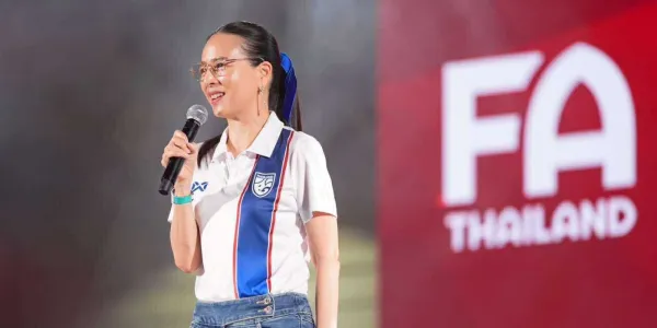 เปิดตัวเสื้อ "คนไทยรักบอลไทย" รายได้สนับสนุนสมาคมกีฬาฟุตบอลฯ